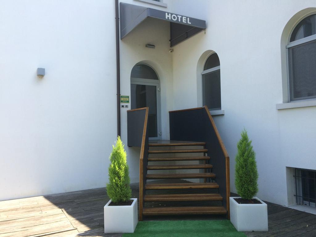 Blue Hotel Suzzara Ngoại thất bức ảnh